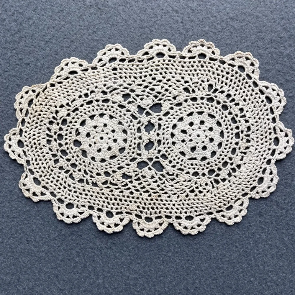 Handmade Crochet Oval Doily Cotton Lace 8x5.5 VTG Cottagecore Victorian‎ Cream